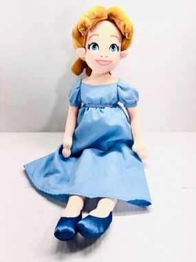 Disney’s Wendy Darling Plush Doll Peter Pan Disney Store 21” Stuffed Toy